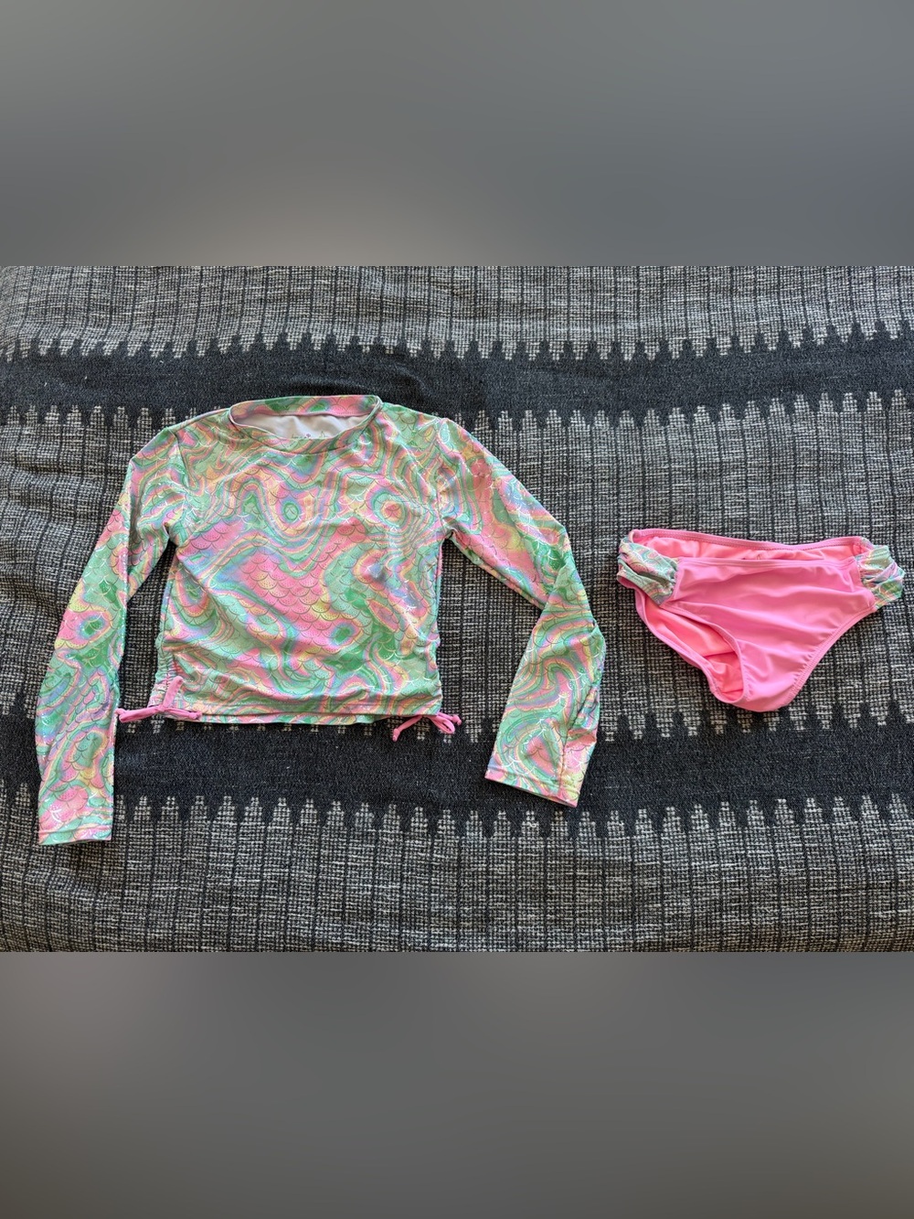 btween Pink, Green & Blue Swirl Long-Sleeve Rash Guard Set